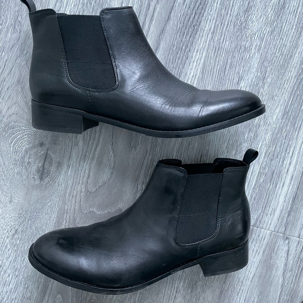 Clarks Black Leather Chelsea Ankle Boots (new)